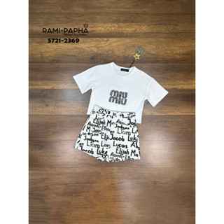 เสื้อ+กางเกง.กระโปรง เสื้อคอกลมเนื้อผ้ายืดหยุ่นหนานิ่มฟูอย่างดี ด้านหน้าปักวิ่งสวยหรูโดดเด่น ++มาคู่กับ++ กางเกงกระโปรงย