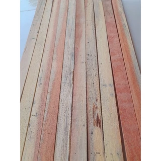 ไม้ระแนง DIY (ไม้มีตำหนิ ไม้ตกเกรด) (ไม้ใหม่) ไม้เนื้อแข็ง ทนแดดฝน มัดละ 10 แผ่น 80 cm 100 cm กว้าง 3.5 cm หนา 1 cm
