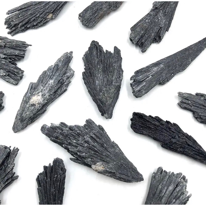 1 Pc Genuine Black Kyanite Stone Rough Stone / Top High Quality Rough Stone / Raw Stone For Healing 