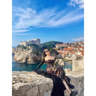 เดรสเกาะอกลายใหม่ ชนช๊อปซาร่า ซับทั้งตัว มีกันลื่นรอบอก งานนำเข้าจ้า