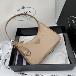 กระเป๋าถือ Prada nylon bag handle leather  ออริ 1:1 original 23 cm boxset