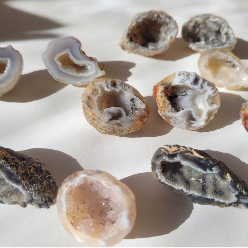 1 PC Randomly Pick Mini Agate Geode Pairs/ Geode Crystals / Geode Minerals / Mineral Specimens / Hom