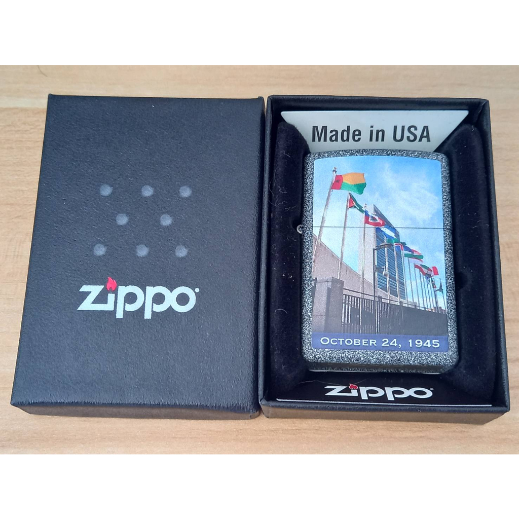 ZIPPO 211  PLANETA UNITED NATIONS   IRON STONE COLOR IMAGE   ผิวลายหิน ลายแบบสกรีน  ผลิตปี2017  ถังใ