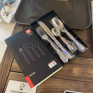 Zwilling สำหรับลูกค้าที่ถามหาเซ็ตช้อน ส้อม มีด รุ่นนี้เลยจ้า งานดีมากการันตีเลยจ้า พรีเมียม สแตนเลสคุณภาพคุณภาพดี