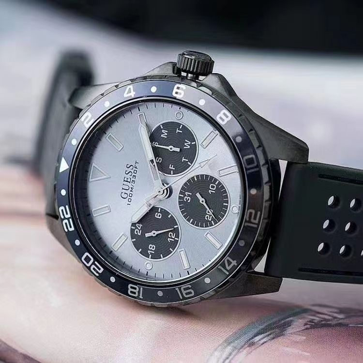 GUESS ของแท้100% นาฬิกาข้อมือสําหรับผู้ชายแบรนด์อเมริกัน มัลติฟังก์ชั่น 6 เข็ม W1108G1 W1108G3 W1108G4 W1108G5 W1108G6