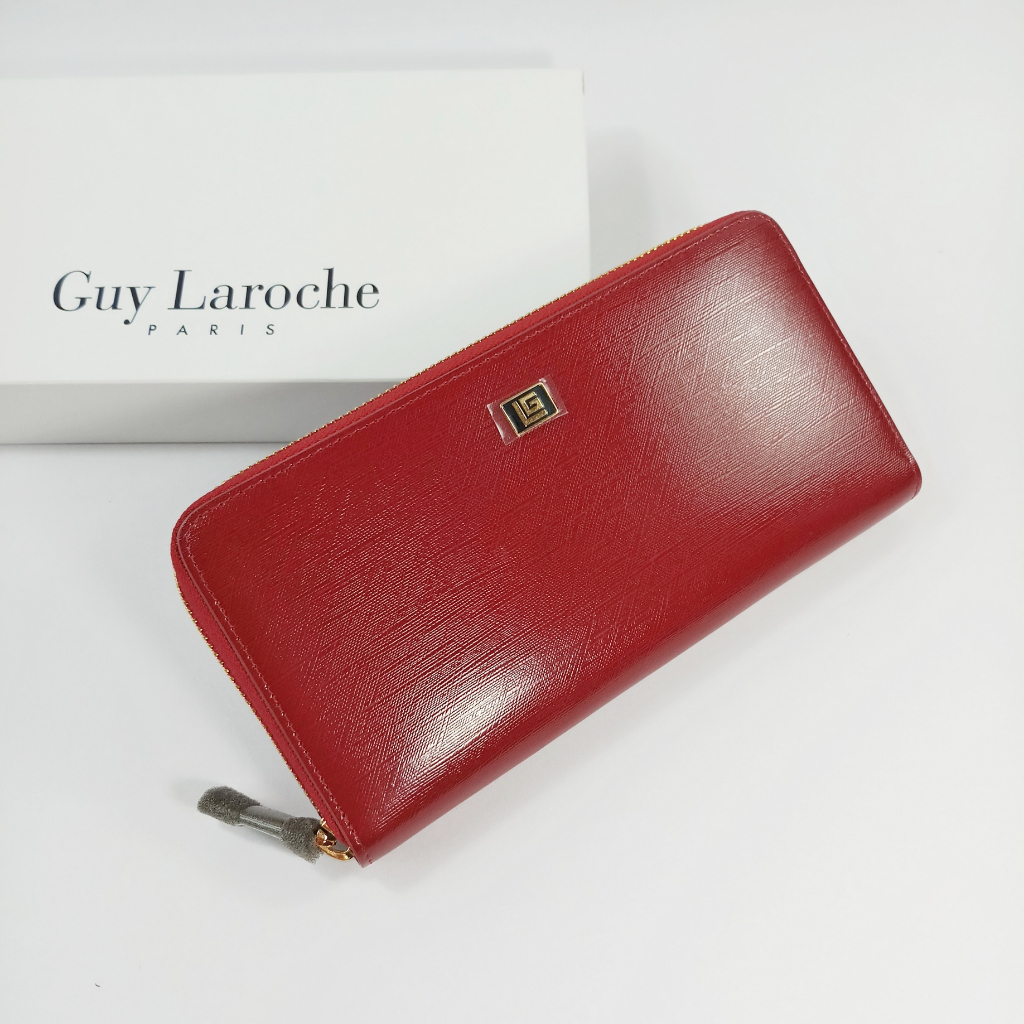 Guy Laroche กระเป๋าสตางค์ผู้หญิงใบยาว ซิปรอบ สีแดงเลือดนก หนังลาย ผิวเงา อะไหล่สีทอง ของแท้100%
