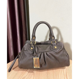 MARC by MARC JACOBS  9.5/10, 2 way handbag - crossbody bag all leather grey color หนังแท้-หนังสวยมากๆ-อะใหล่ทอง