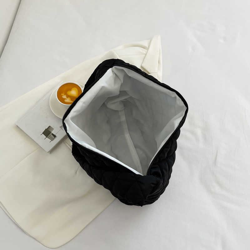 ifashionbag(IF1846) กระเป๋าสะพายไหล่ใบหญ่เป็นผ้าโพลีเอสเตอร์นุ่มๆ