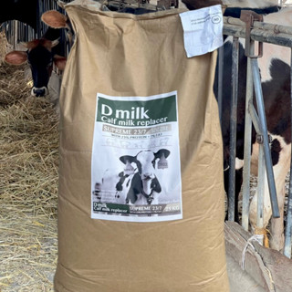 นม นมผง นมผงเลี้ยงสัตว์D milk ขนาด 25 KG นมผงทดแทนนมแม่ ใช้สำหรับเลี้ยง หมา แมว แกะ แพะ หมู วัว ควาย