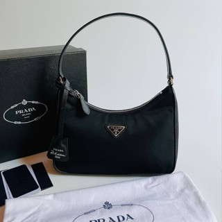 🔥ผ่อนได้🔥Prada Hobo Handle Size 22 cm งาน Original อุปกรณ์ : Full Box Set