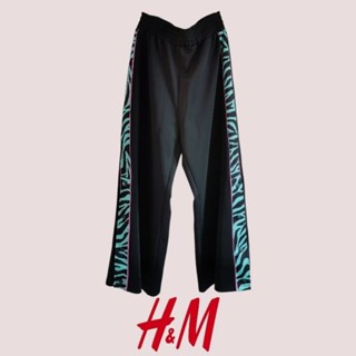 [มือสอง] H&amp;M Track Pants ทรงหลวม​สีดำ​ แต่งแถบด้านข้าง size M​ ของแท้ช้อปไทย