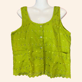 เสื้อคอกระเช้า กระดุมหน้า ลายลูกไม้สวยๆ มีหลายขนาดให้เลือก (V1)