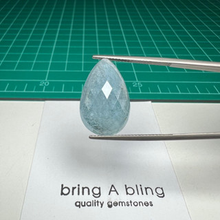 Aquamarine 14.15 ct (22x13.7x7.8)มม. พลอยอวาคมารีน จากบราซิล เจียระไนหลังเบี้ยเหลี่ยมบน มีตำหนิตามธรรมชาติ ไม่ปรุงแต่ง