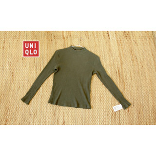 UNIQLO x cotton x M เขียว คอเต่อ อก 32 ยาว 20 เขียว  Code : 532(4)