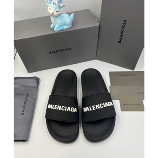 Balenciaga Logo-Detailed Rubber Slides รองเท้าแตะBB