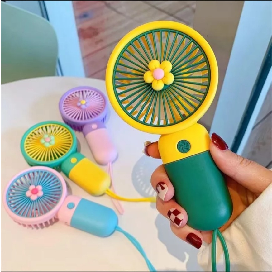 พร้อมส่ง ลดราคา 40฿ พัดลมพก USB ชาร์จ ขนาดเล็ก พัดลมมือถือ สีพาสเทล