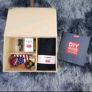 Levis DIY ฺBox กล่อง DIY สำหรับตกแต่งยีนส์ได้ตามสไตล์คุณ DIY Guide to Customize Your Jeans