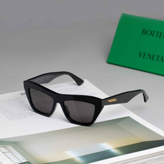 แว่นกันแดด BOTTEGA VENETA : BV1121S 001 SIZE 55 MM. (Black-Black-Grey)