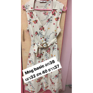 Recommend Mng white floral dress สีขาวครีมมาพร้อมเข็มขัด สวยมาก