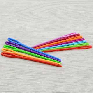 6pcs เข็มถักพลาสติก เข็มถักโครเชต์ เข็มเส้นด้ายขนสัตว์ DIY เสื้อกันหนาวเครื่องมือทอผ้า