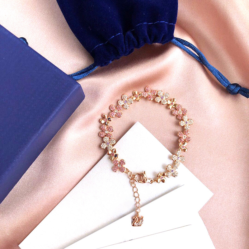 สินค้าพร้อมส่งในไทย Swarovski ของแท้ Swarovskiสร้อยข้อมือ สร้อยข้อมือผู้หญิง เครื่องประ ของขวัญ ของแท้100%