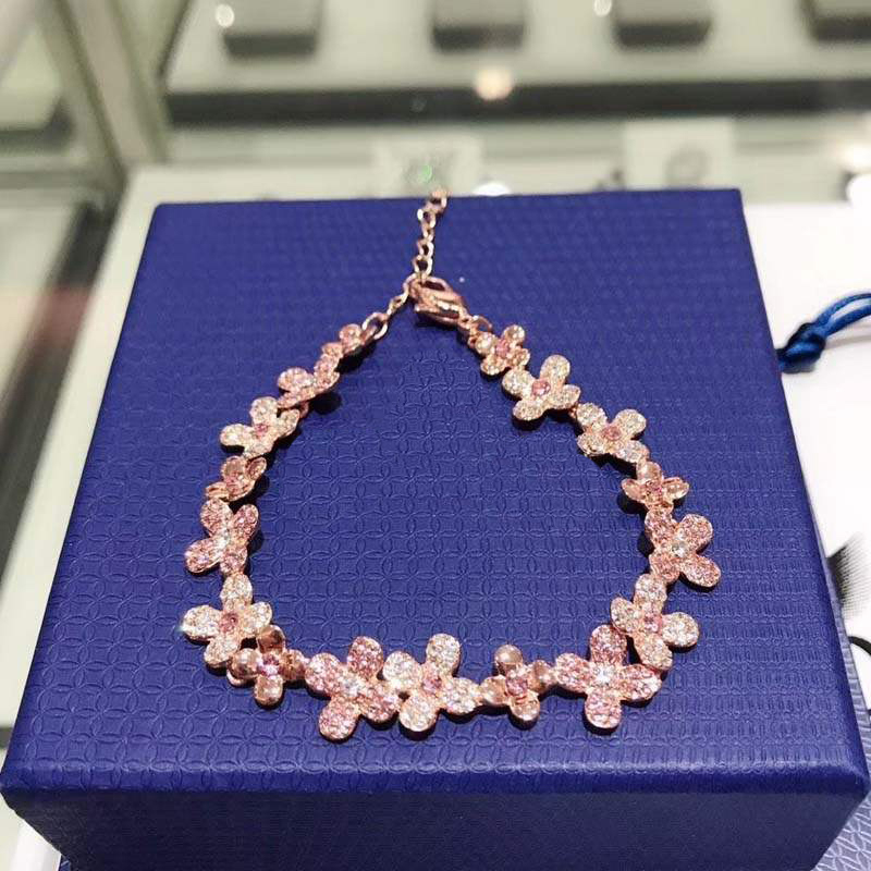 สินค้าพร้อมส่งในไทย Swarovski ของแท้ Swarovskiสร้อยข้อมือ สร้อยข้อมือผู้หญิง เครื่องประ ของขวัญ ของแท้100%