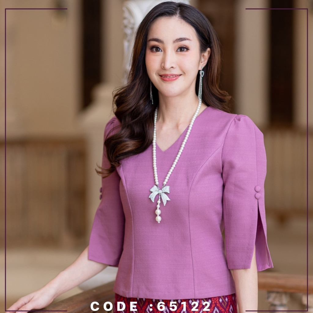 65122 เสื้อผ้าไหมคอวี แขนผ่า เอวปล่อย เสื้อผ้าไหมไทย  เสื้อผ้าผู้หญิง ใส่สบาย ดีไซน์ by sunsmile