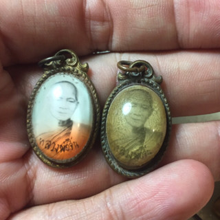 ล็อกเก็ต หลวงพ่อจิ่น วัดคานรูด ขลุง จันทบุรี 2 ชิ้น