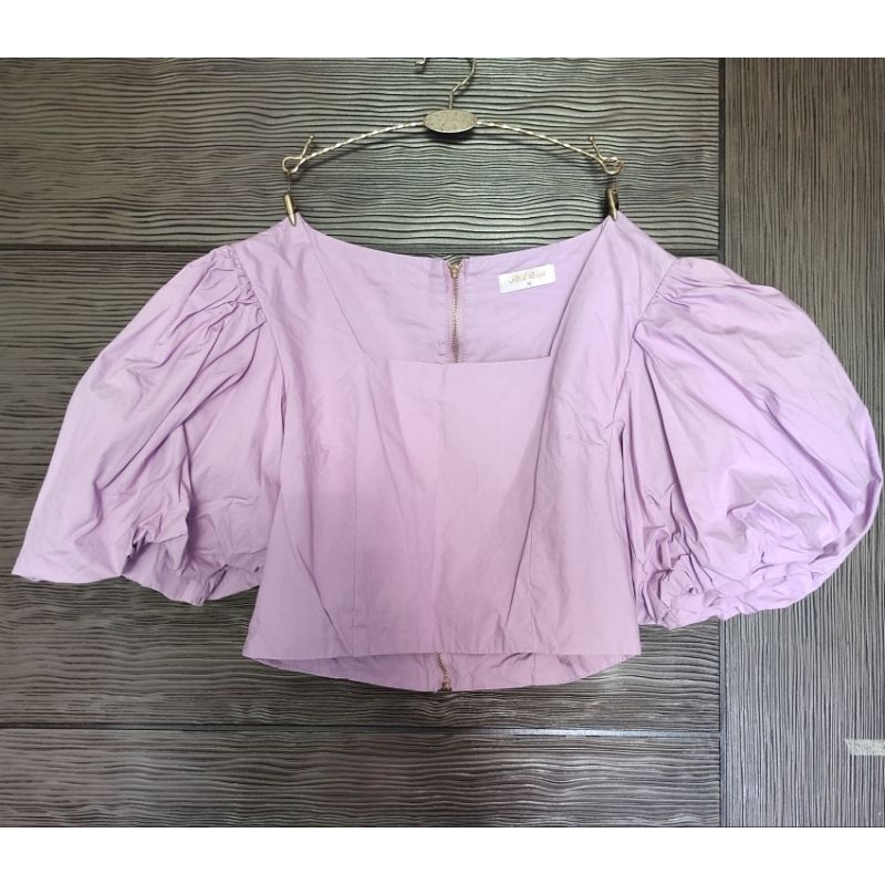 เสื้อครอปสีม่วงแขนพอง แบรนด์Jeune style