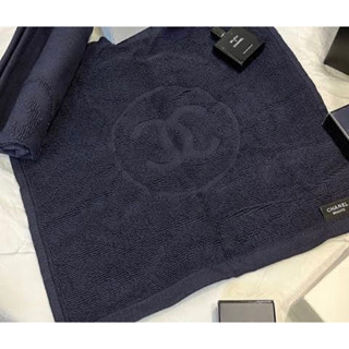 แท้💯 ผ้าเช็ดหน้า Chanel towel สีน้ำเงินเข้ม