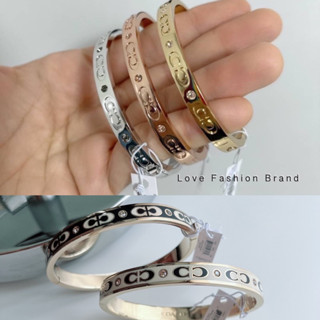 👑OriginaI 100%👑กำไล สีทอง KISSING C HINGED BANGLE F59083 CL904