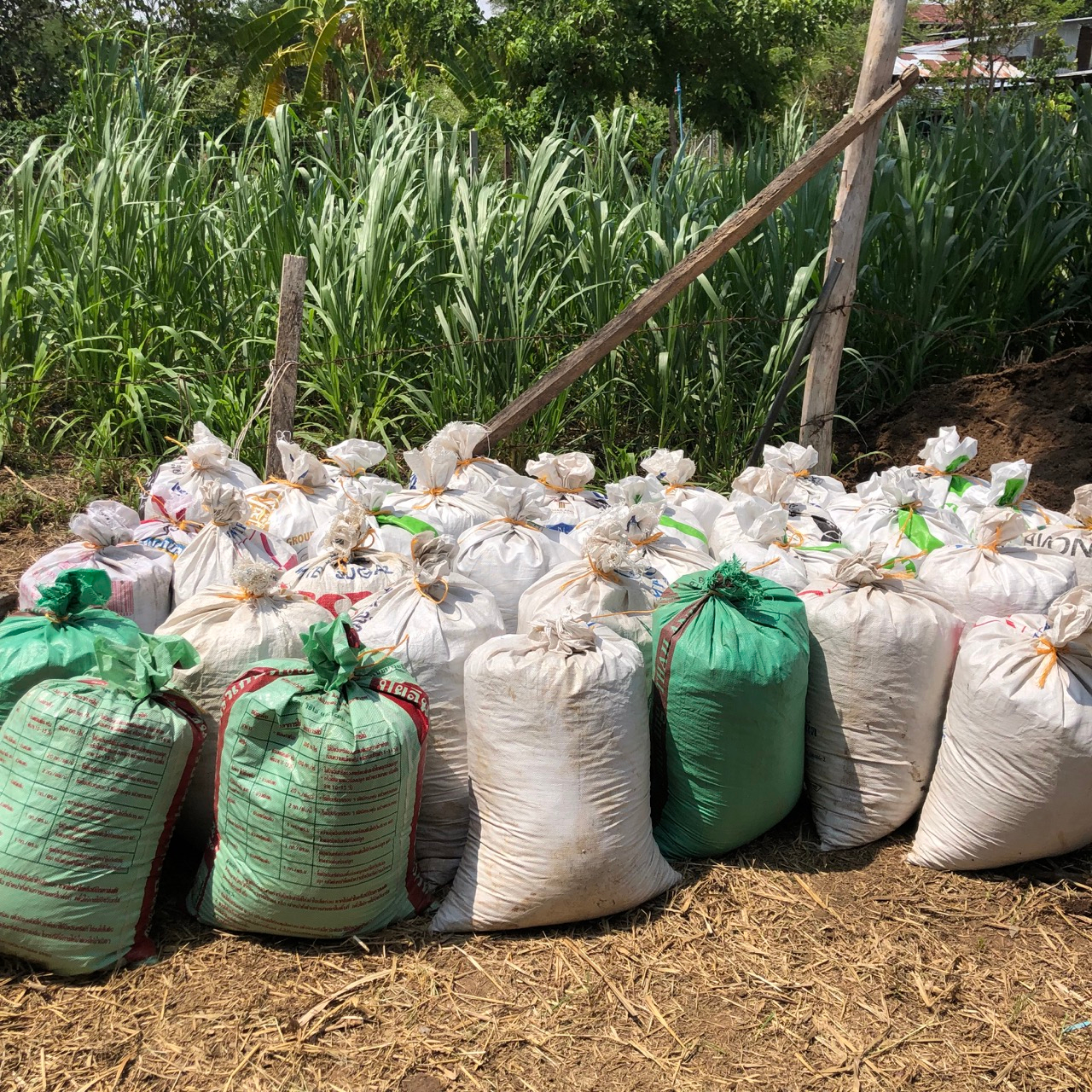 ปุ๋ยคอก ขี้วัวแห้งกระสอบ9 กิโล ปุ๋ยมูลวัวคุณภาพดี ขี้วัวตากแห้ง ปุ๋ยอินทรีย์บำรุงดิน