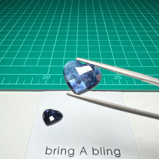 Natural  Sapphire น้ำหนัก 8.3 ct (12x10.5x3.6),(12x10.3x3.4)mm พลอยแซฟไฟร์ ศรีลังกา พลอยดิบ เจียระไนเล่นไฟสวยงามมาก