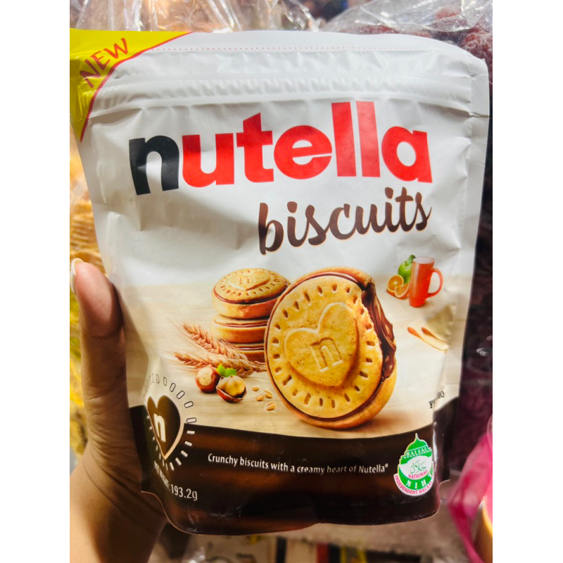 Nutella Biscuits นูเทลล่าบิสกิตสอดไส้ครีมโกโก้ผสมเฮเซลนัท ขนาดถุง 193.2 กรัม