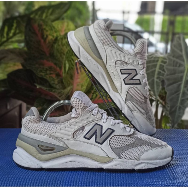 รองเท้ามือสองของแท้New balance X90👉 size 40.5/25.5 cm(7.5us) (กว้าง2E)