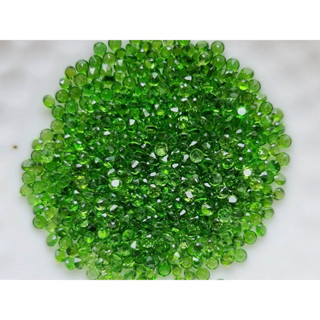 1.8mm. พลอยโครมไดออฟไซด์กลมเจียรเหลี่ยม สีเขียวสวย พลอยเนื้ออ่อนแท้ กะรัตละ 290 บาท