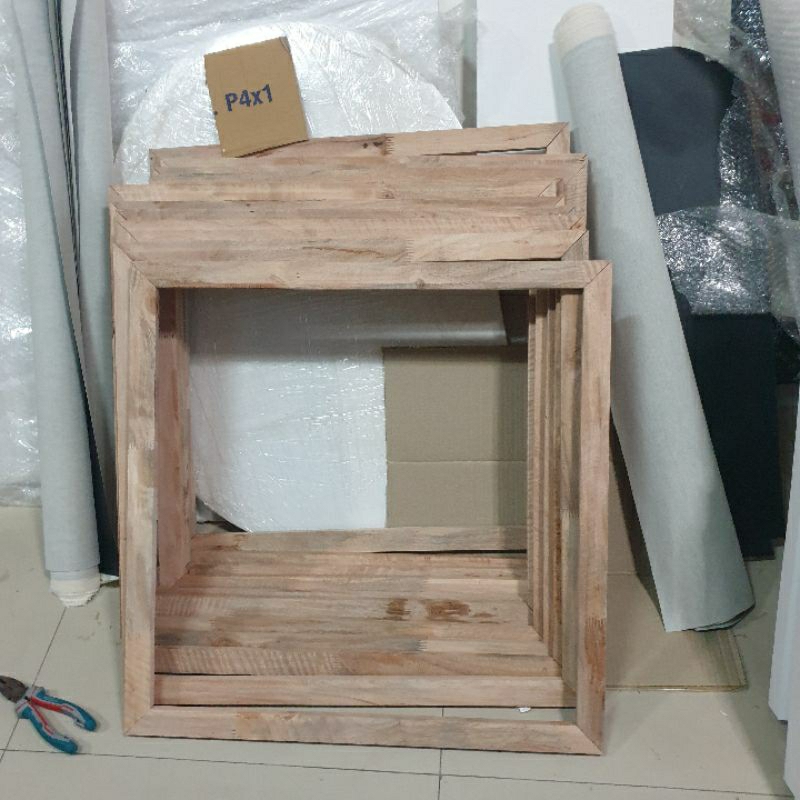 โครงเปล่า หนา 4 เซนติเมตร ขนาด 60x100,70 x100 ซม 80x100 ซม เหมาะสำหรับนำไปขึงผ้าใบ canvas สำหรับวาดรูปลบเหลี่ยมแล้ว