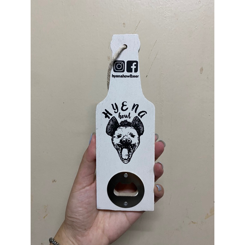 ที่เปิดขวดhyenaทำจากไม้