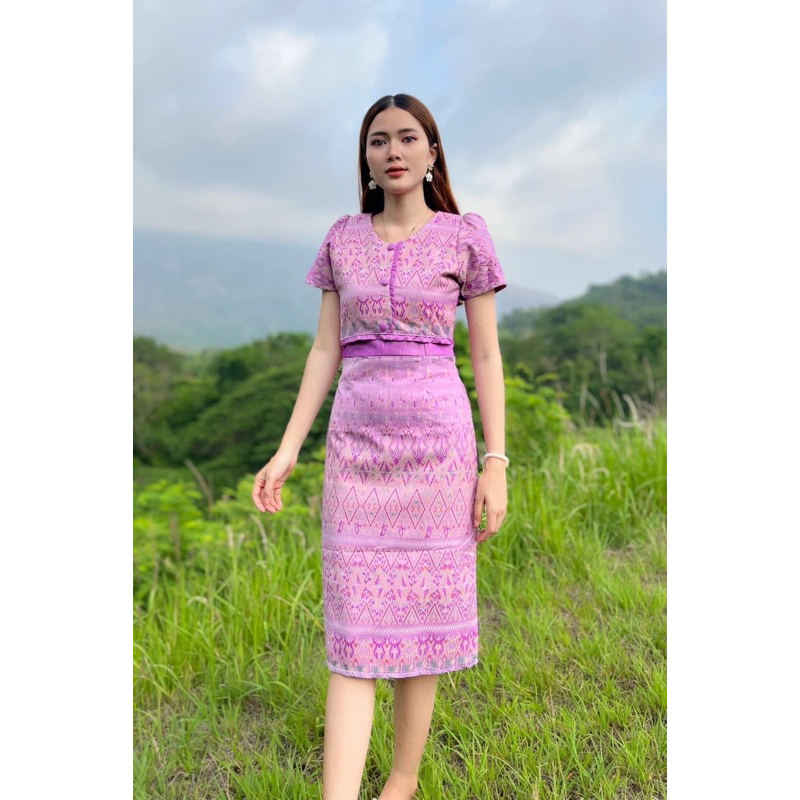 ชุดเดรสผ้าลายไทยสีม่วง