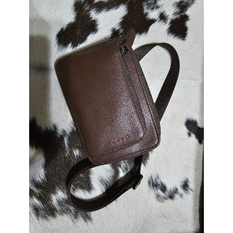 กระเป๋าสะพายข้างผู้ชาย Dapper สีน้ำตาล ของแท้ 100% มือ2