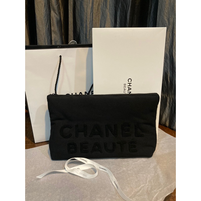 กระเป๋า Chanel beauty Clutch พร้อมกล่อง ถุง โบว์ ของแท้ 100%