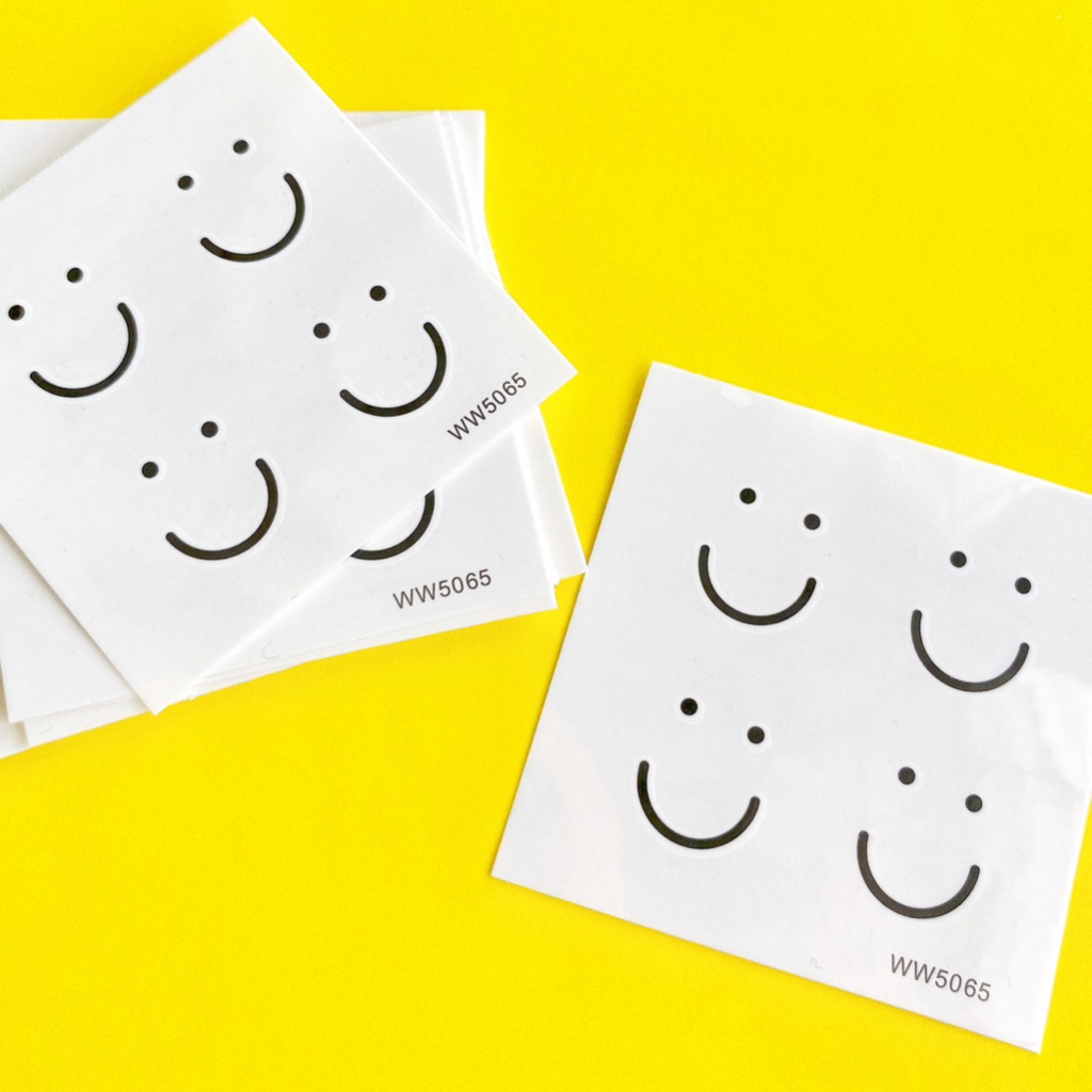 สติ๊กเกอร์แทททูแผ่นเล็กลายหน้ายิ้ม 1 แผ่น tattoo sticker