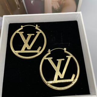 Louise GM Earring Louise GM Earring ต่างหูห่วง อะไหล่ทอง มาเป็นคู่