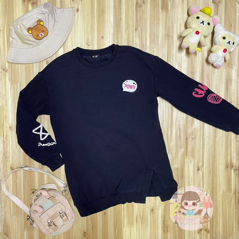 Guess เสื้อไหมพรมแขนยาวสีกรม ☁️💕