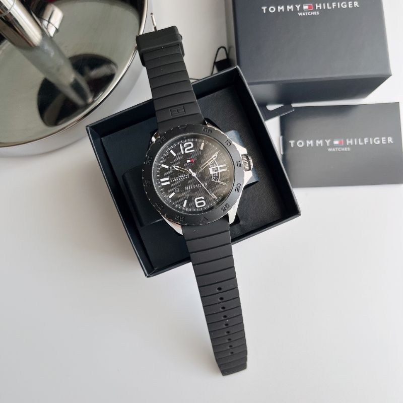 ✨นาฬิกาTommy Hilfiger Men's 1791203 Casual Sport analog Display Quartz Black Watch