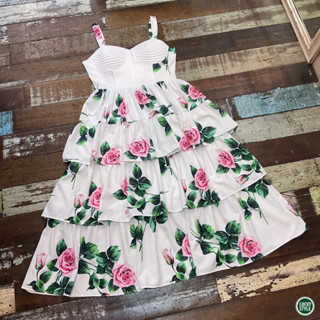 เดรสยาว แต่งสายเดี่ยวเอวแต่งคล้ายcroset  เดรสลายพิมพ์ดอกกุหลาบสีชมพู  ขาว(white)