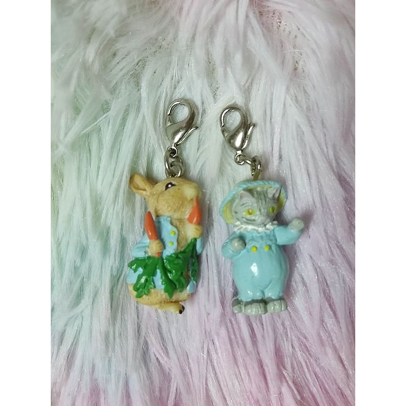 หายากมาก 🥕 Peter Rabbit & Kitten Tom Keychain 🥕 พวงกุญแจกระต่าย ปีเตอร์ แรบบิท กับ เพื่อน แมว ทอม น่