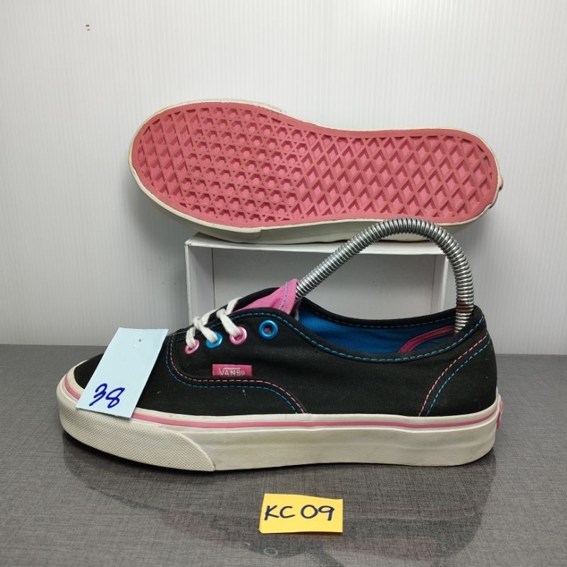 Converse Vans Size 38-38.5 (KC) รองเท้าผ้าใบสายสตรีทมือสอง สภาพสวย