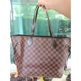 Louis Vuitton damier naverfull mm used bag like new good condition good price.