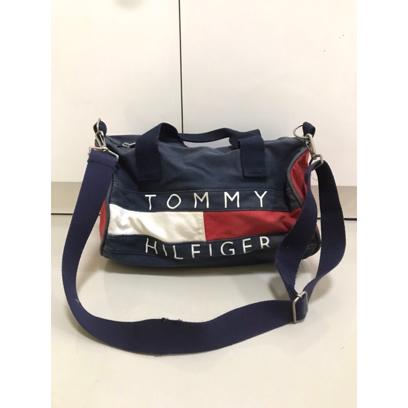 กระเป๋าสะพายทอมมี่ Tommy Hilfiger แท้มือ 2 พร้อมส่ง